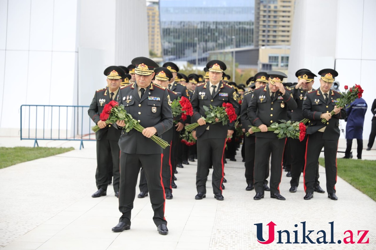 Xidmət rəisi və şəxsi heyət Zəfər parkını ziyarət edib - FOTO